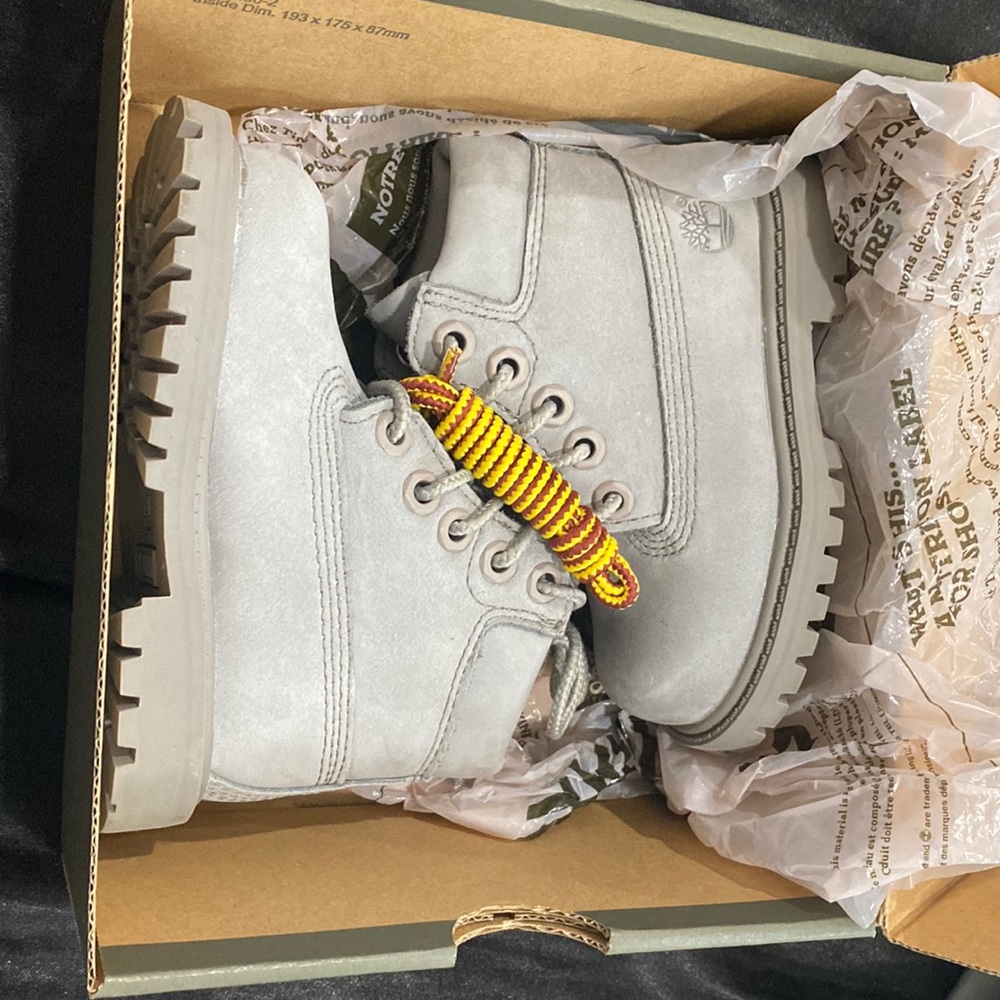 Size 5 toddler wore once but was to big now my son out grew them